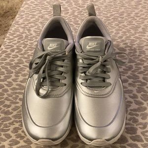 NWOT Nike Air Max Thea
